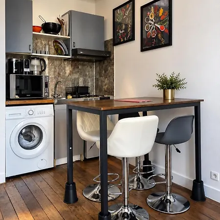 étoile Montmartre- Vue Tour Eiffel - Sacré-cœur - 4 Pers Appartement *